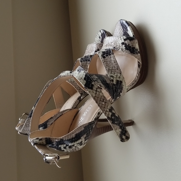 Nine West Make Waves Strappy Snakeskin Sandals - Picture 1 of 4